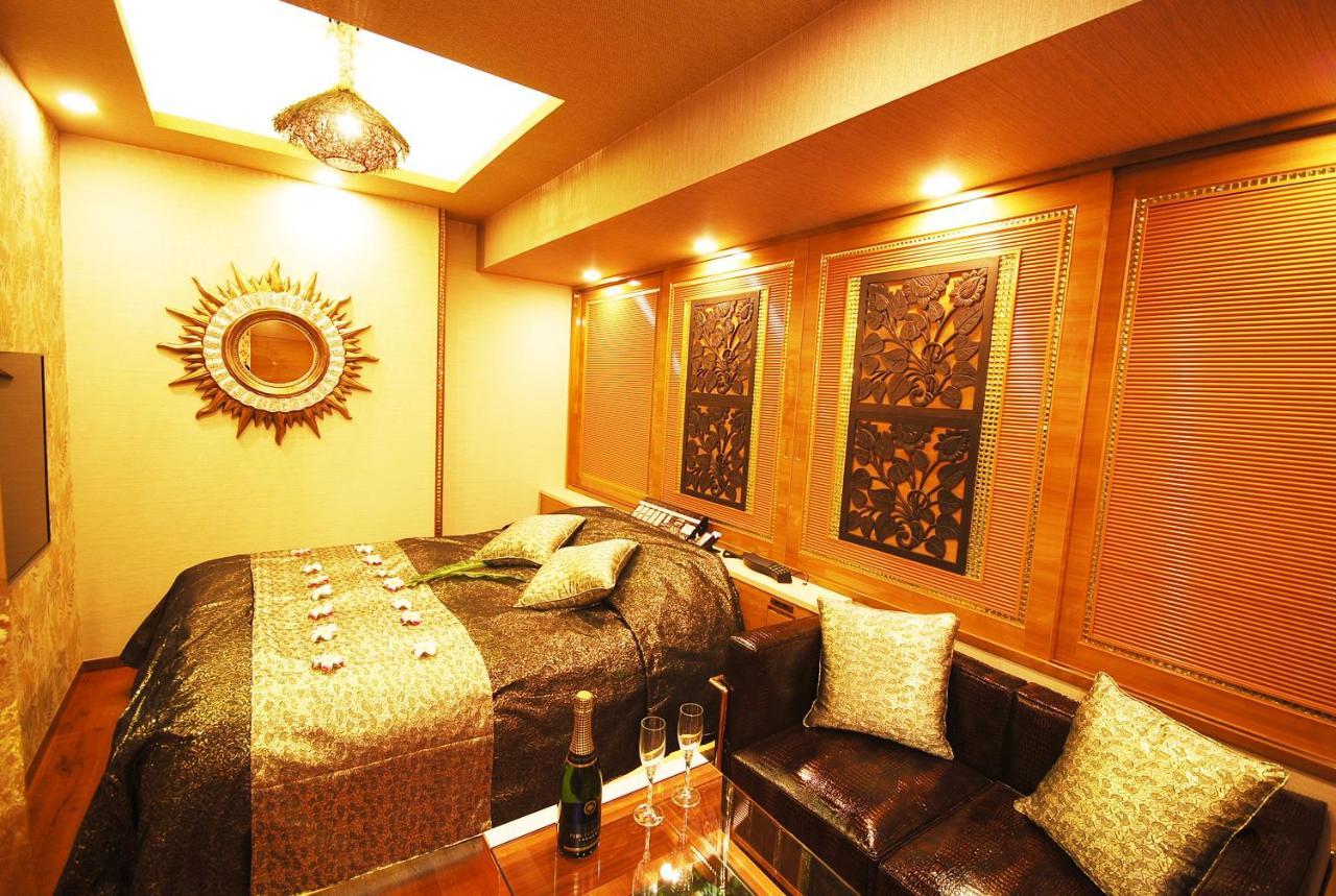 Sara Kinshicho (adults Only) Hotel del amor *