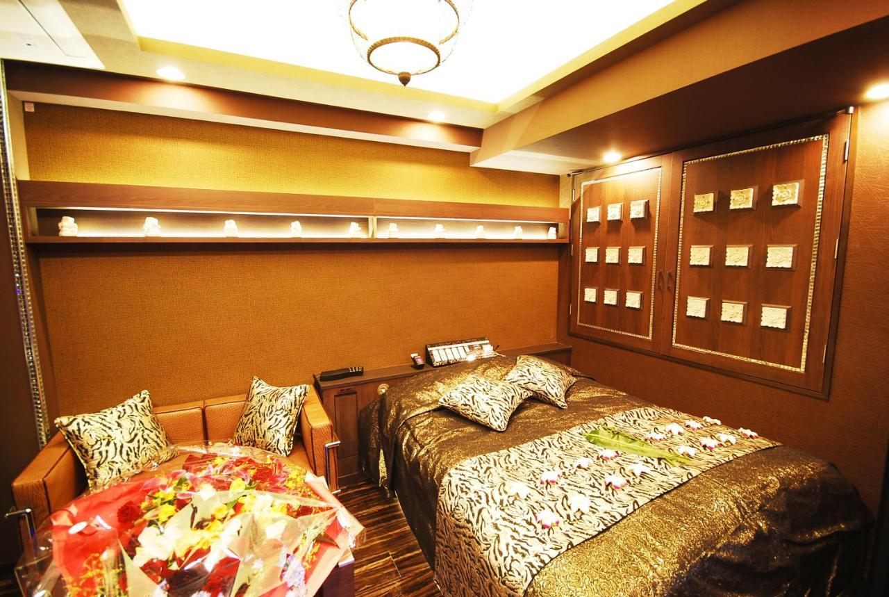 Sara Kinshicho (adults Only) Hotel del amor *